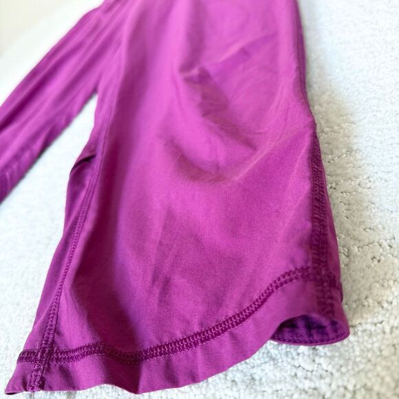 Lululemon Athletica Tranquil Cropped Fold Over Waist in Royal Plum Fuschia Swift - Picture 4 of 12